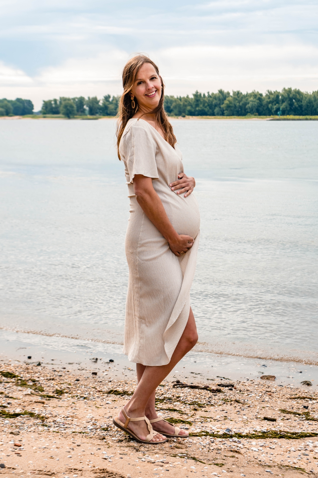 zwangerschappshoot gefotografeerd door fotograaf marina